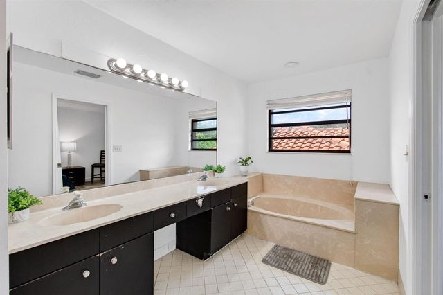 8718 Via Reale, Boca Raton, FL 33496