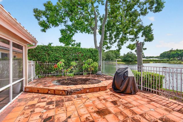 8718 Via Reale, Boca Raton, FL 33496