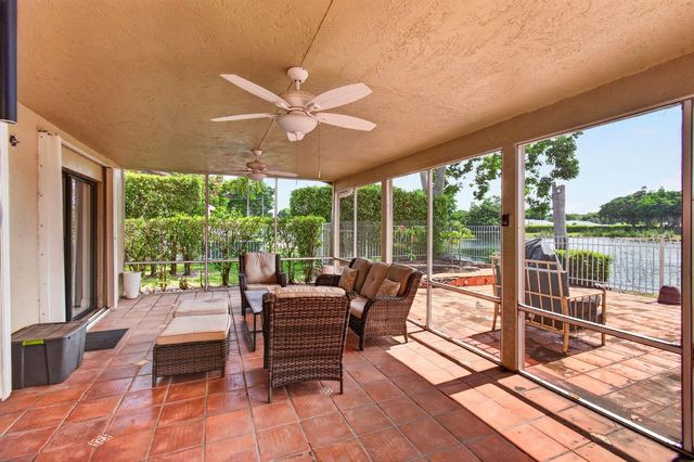 8718 Via Reale, Boca Raton, FL 33496
