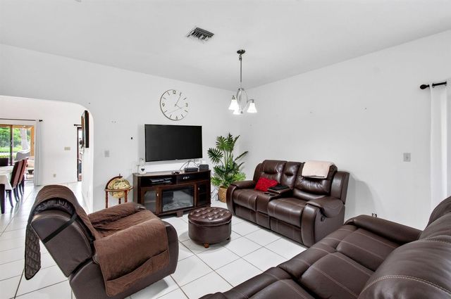 8718 Via Reale, Boca Raton, FL 33496