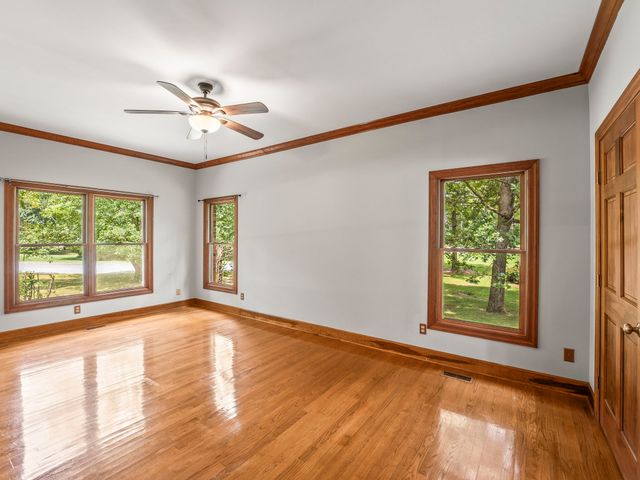 104 Southampton Dr, Tullahoma, TN 37388