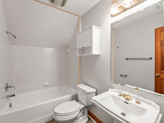 104 Southampton Dr, Tullahoma, TN 37388