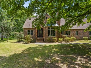 104 Southampton Dr, Tullahoma, TN 37388