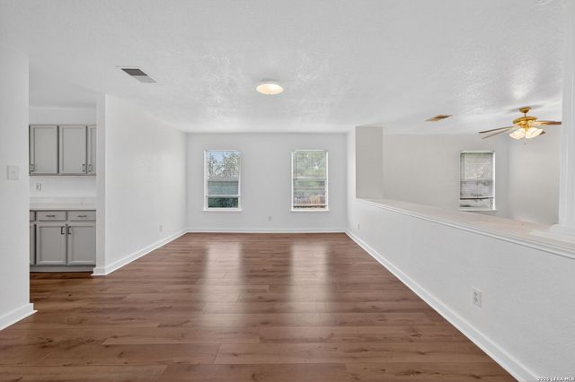 822 Empresario Dr, San Antonio, TX 78253