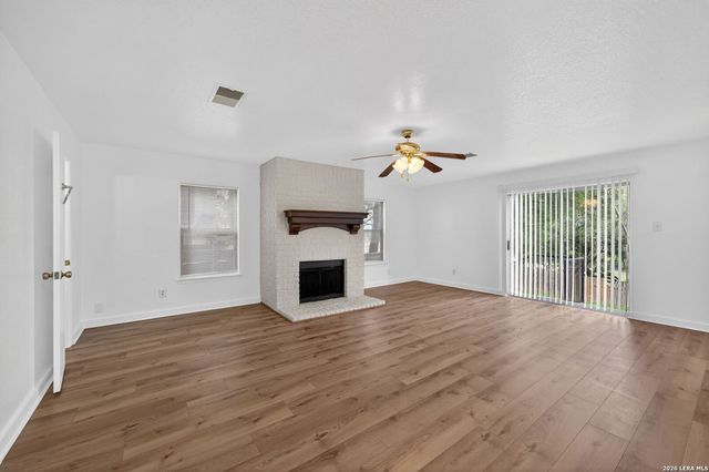 822 Empresario Dr, San Antonio, TX 78253