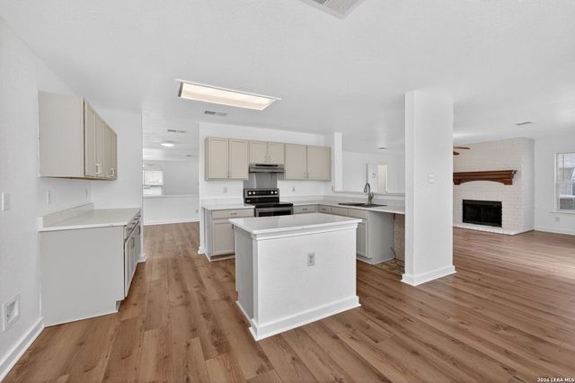 822 Empresario Dr, San Antonio, TX 78253