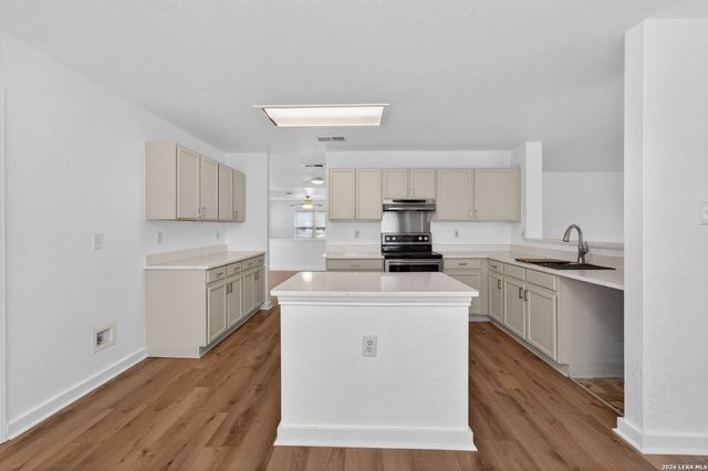 822 Empresario Dr, San Antonio, TX 78253