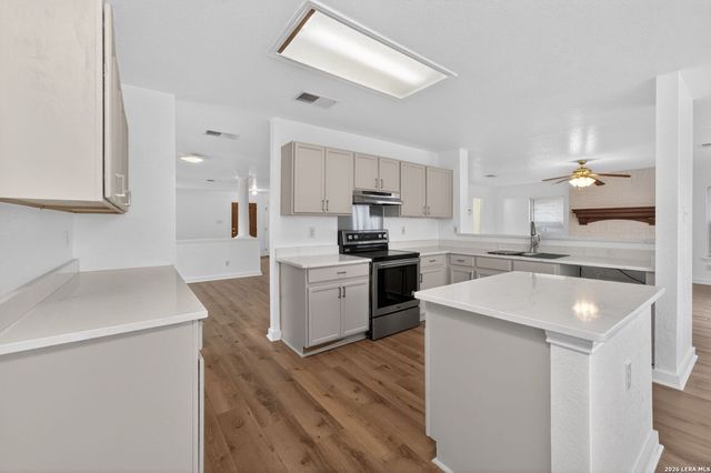 822 Empresario Dr, San Antonio, TX 78253