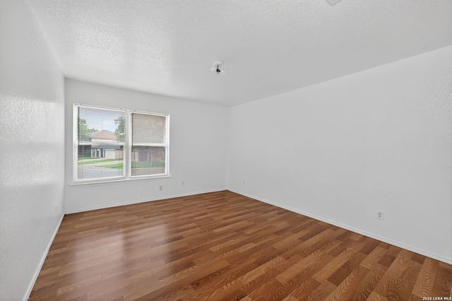 822 Empresario Dr, San Antonio, TX 78253