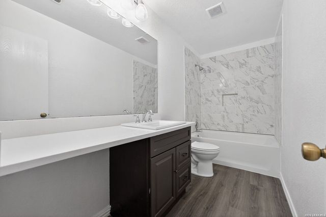 822 Empresario Dr, San Antonio, TX 78253