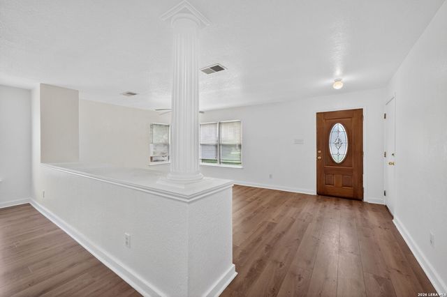 822 Empresario Dr, San Antonio, TX 78253