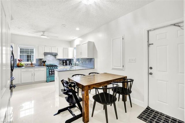 534 Leawood CIR, Naples, FL 34104