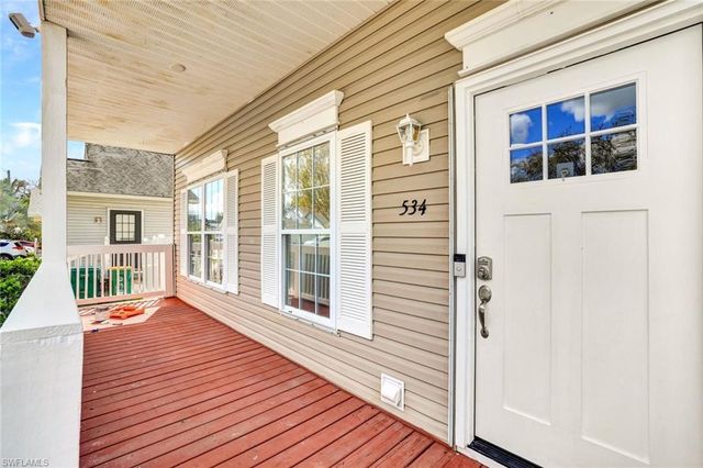 534 Leawood CIR, Naples, FL 34104