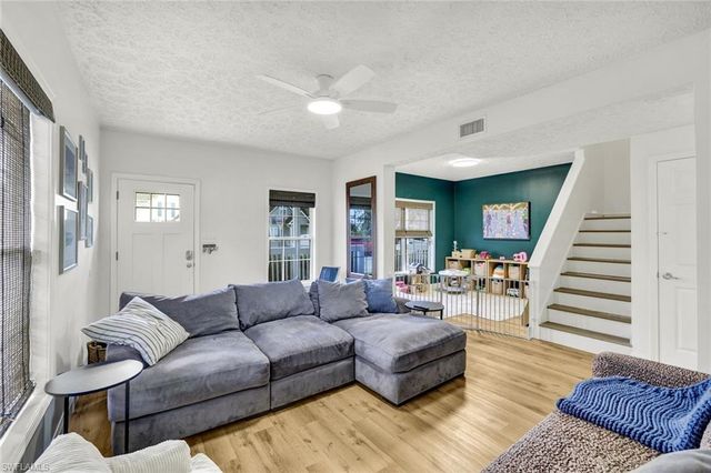 534 Leawood CIR, Naples, FL 34104