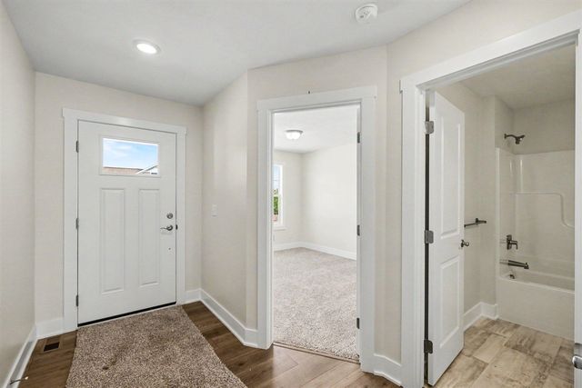 966 Scioto Drive 6, Comstock Park, MI 49321