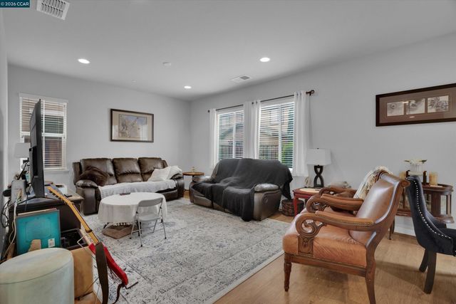 173 Willowrun Way, Oakley, CA 94561