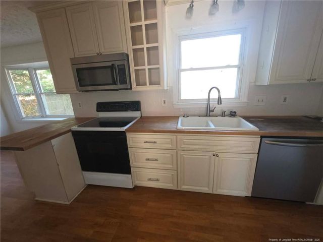 5700 Nassau Drive, Fayetteville, NC 28314