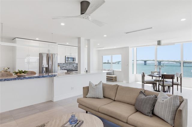 226 GOLDEN GATE POINT 34, Sarasota, FL 34236