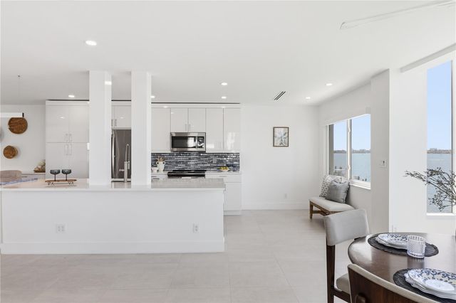 226 GOLDEN GATE POINT 34, Sarasota, FL 34236