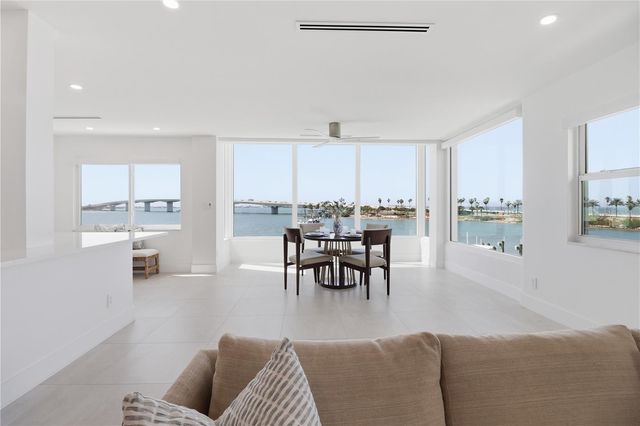 226 GOLDEN GATE POINT 34, Sarasota, FL 34236