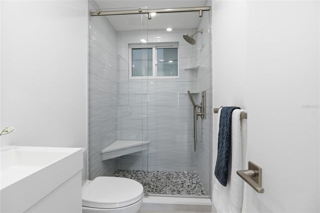 226 GOLDEN GATE POINT 34, Sarasota, FL 34236