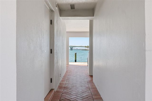 226 GOLDEN GATE POINT 34, Sarasota, FL 34236