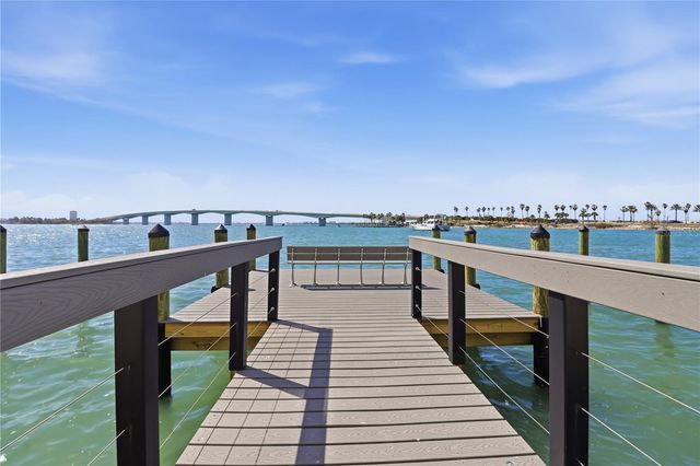 226 GOLDEN GATE POINT 34, Sarasota, FL 34236