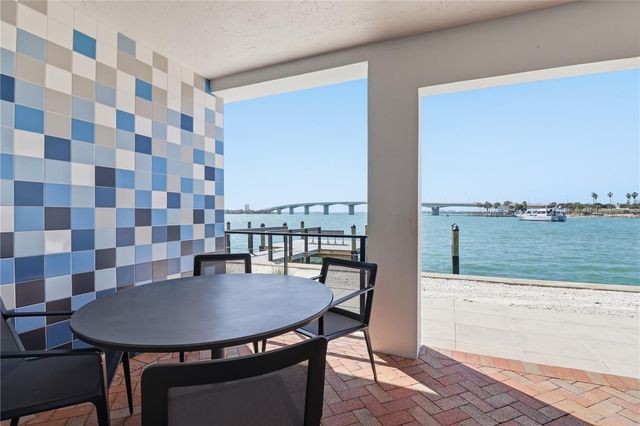 226 GOLDEN GATE POINT 34, Sarasota, FL 34236