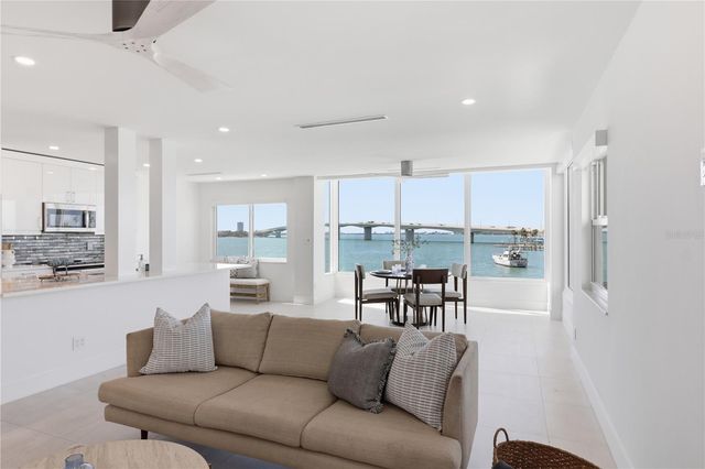 226 GOLDEN GATE POINT 34, Sarasota, FL 34236