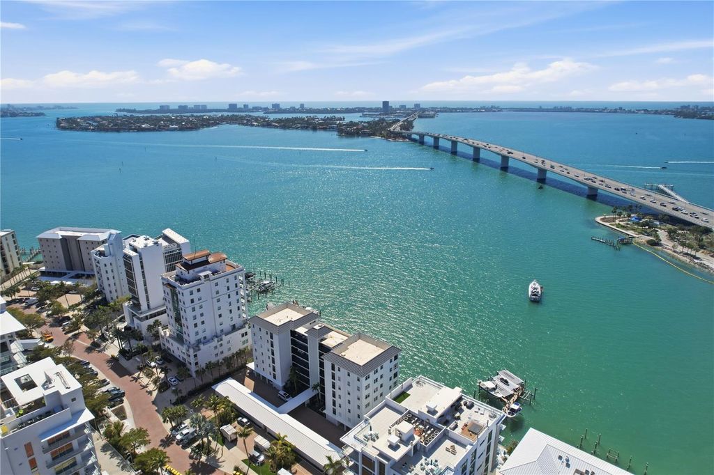 226 GOLDEN GATE POINT 34, Sarasota, FL 34236