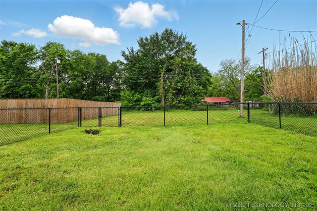 1207 W Texas Street, Durant, OK 74701