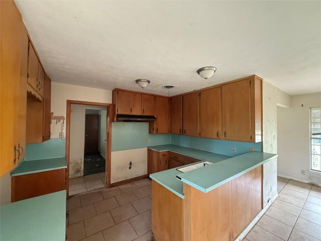 3970 Bayou Road, Beaumont, TX 77707