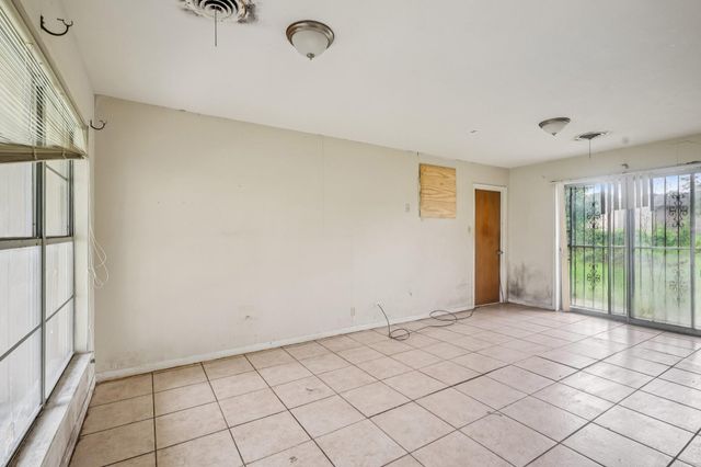 3970 Bayou Road, Beaumont, TX 77707