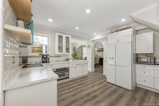 76 Washington Avenue, Brentwood, NY 11717