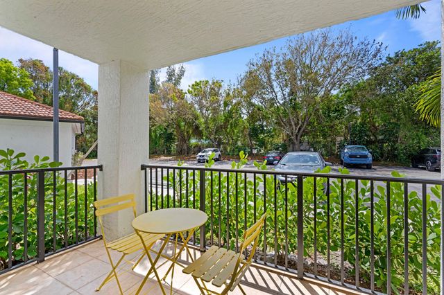 1307 Villa Circle, Boynton Beach, FL 33435