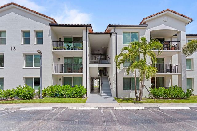 1307 Villa Circle, Boynton Beach, FL 33435