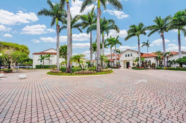 1307 Villa Circle, Boynton Beach, FL 33435
