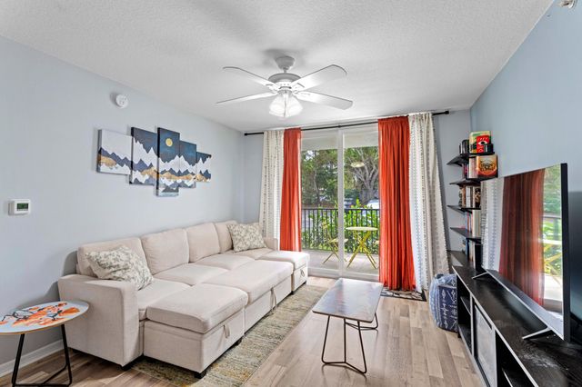 1307 Villa Circle, Boynton Beach, FL 33435