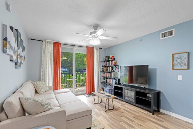 1307 Villa Circle, Boynton Beach, FL 33435