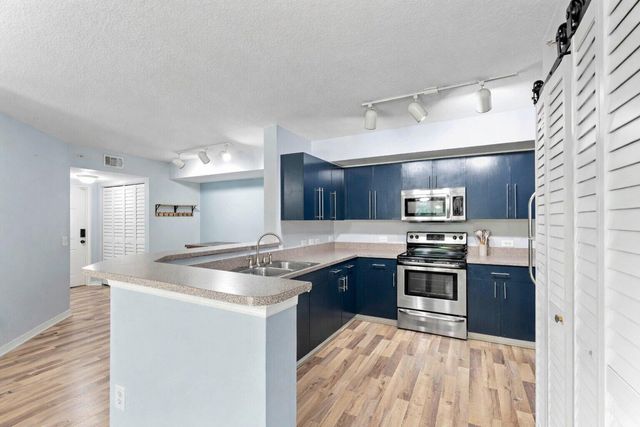 1307 Villa Circle, Boynton Beach, FL 33435