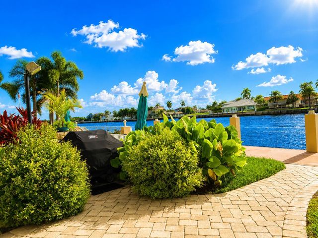 725 N RIVERSIDE Drive 105, Pompano Beach, FL 33062