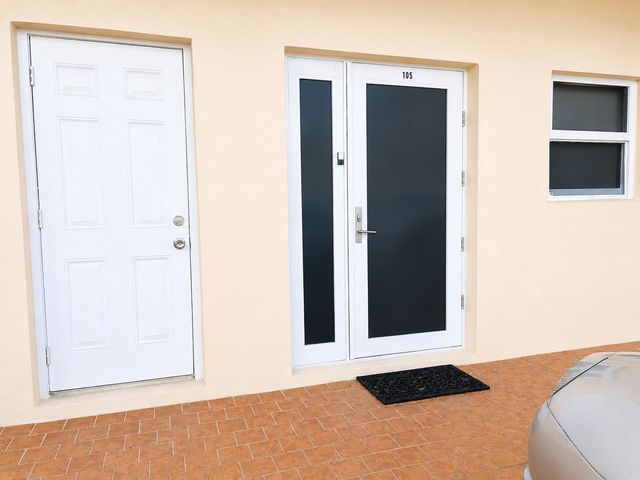 725 N RIVERSIDE Drive 105, Pompano Beach, FL 33062