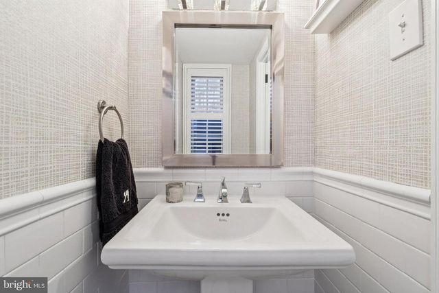 284 CROTON RD, Wayne, PA 19087