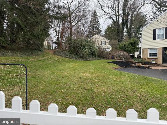 284 CROTON RD, Wayne, PA 19087