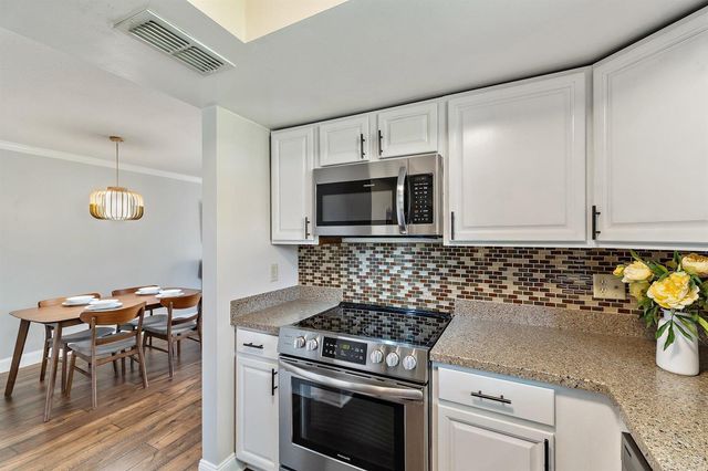 671 SW South River Drive 105, Stuart, FL 34997