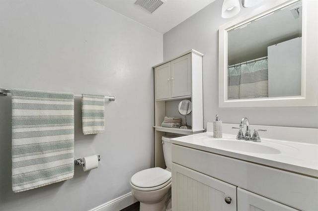671 SW South River Drive 105, Stuart, FL 34997