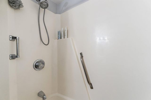 671 SW South River Drive 105, Stuart, FL 34997