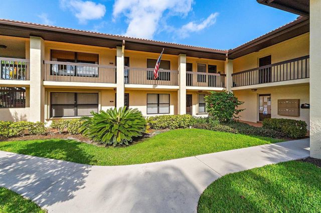 671 SW South River Drive 105, Stuart, FL 34997