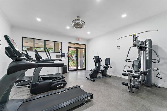 671 SW South River Drive 105, Stuart, FL 34997