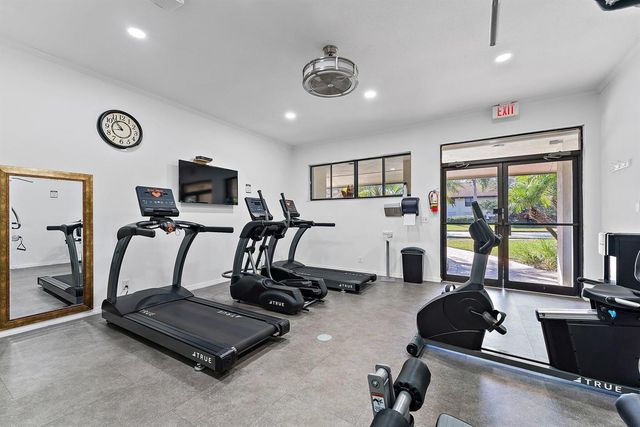 671 SW South River Drive 105, Stuart, FL 34997